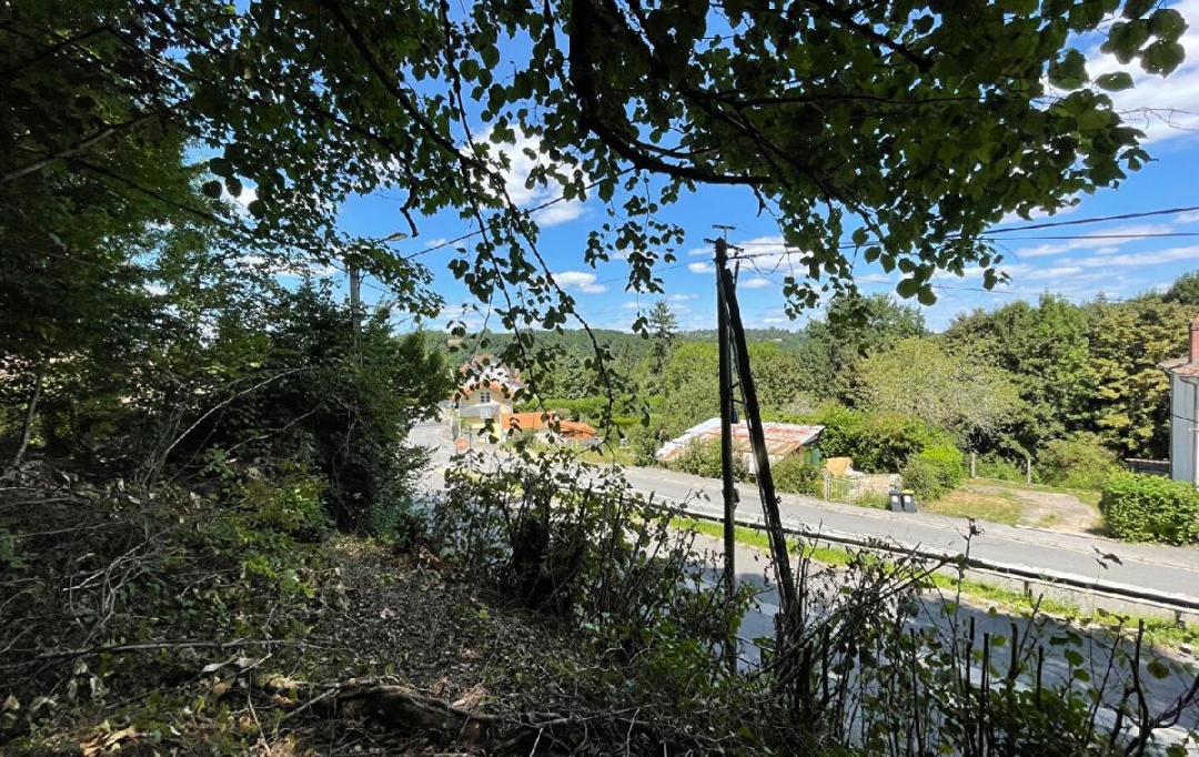 Annonces LIMOGES : Terrain | BOSMIE-L'AIGUILLE (87110) | 965 m2 | 28 625 &euro; 