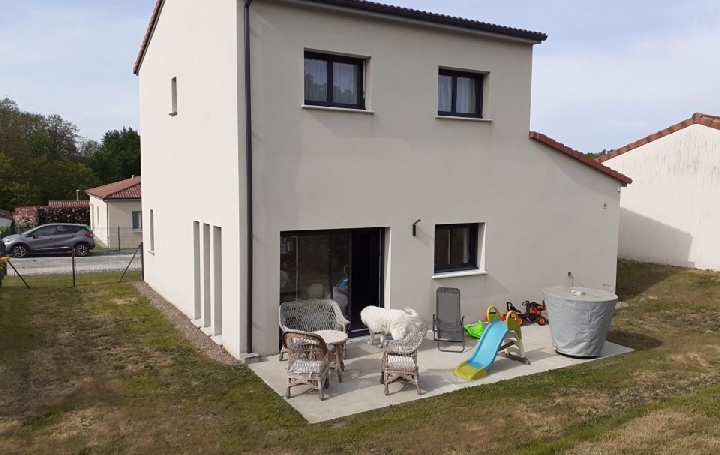 Maison   LIMOGES  97 m2 274 300 € 